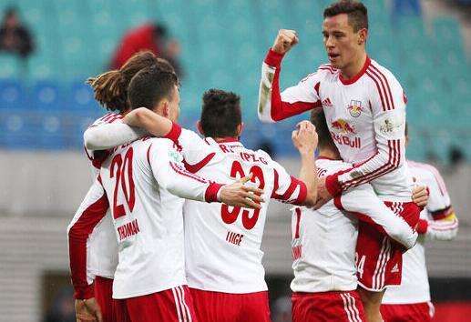  莱比锡红牛与拜仁慕尼黑争夺欧冠资格白热化  